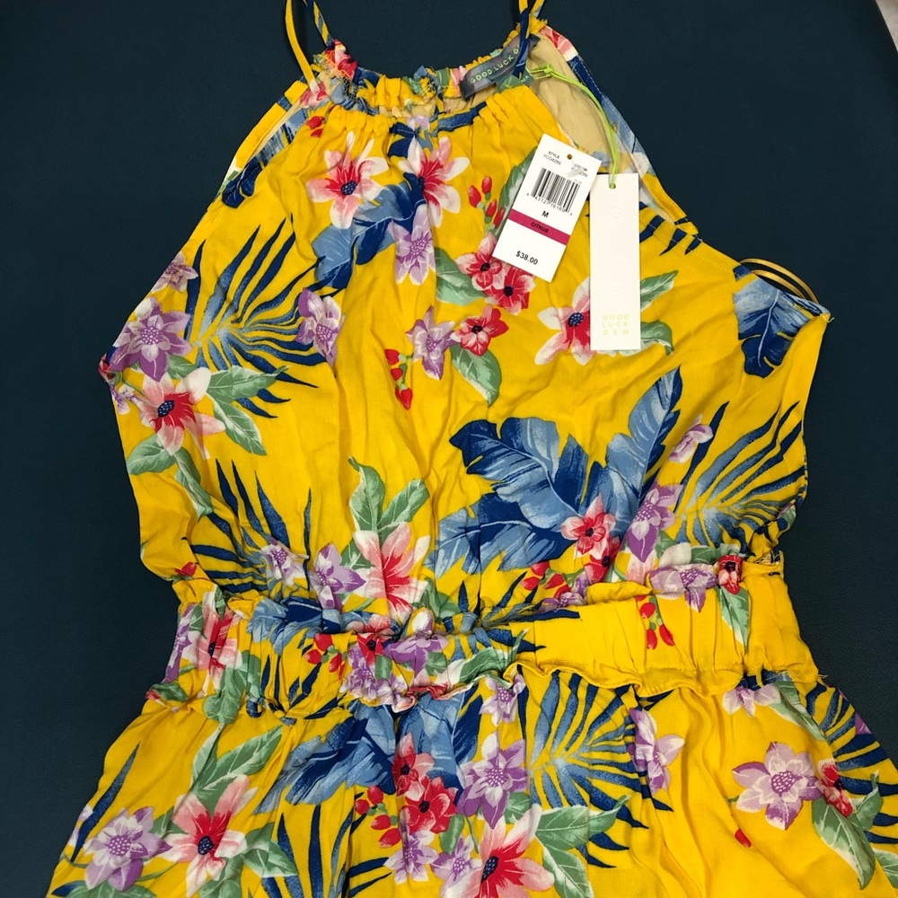 NWT summer top. Size M